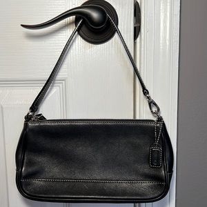 Vintage Coach Hampton Demi Baguette shoulder bag